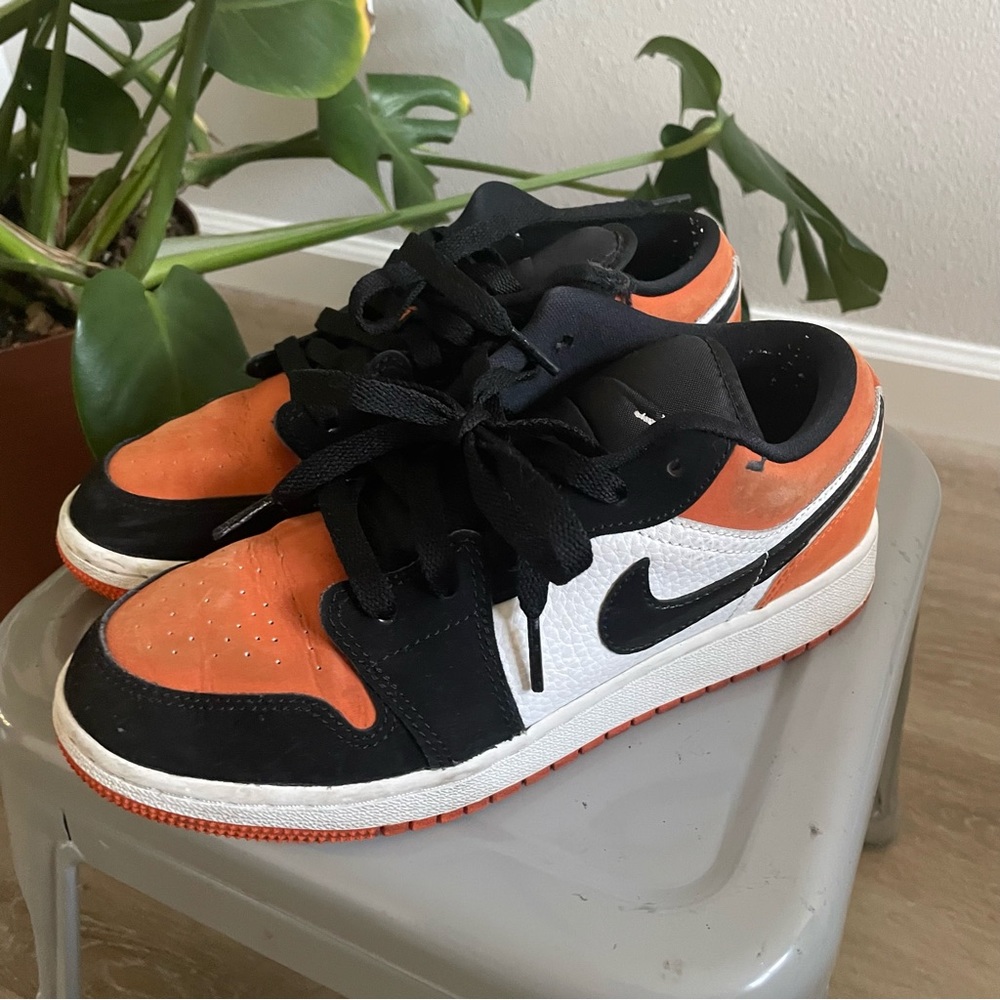 Jordan 1 low “shatter backboard” size 4.5Y/W6.5